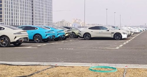 三年蛻變 小米汽車工廠衛(wèi)星圖揭秘，停車場SU7成海